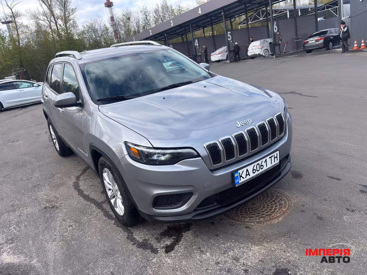 Jeep Cherokee - фото 11