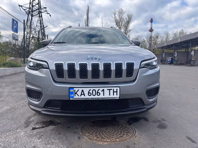 Jeep Cherokee - фото 4
