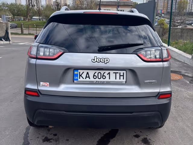 Jeep Cherokee - фото 5