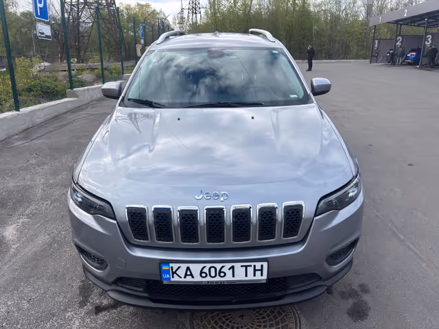 Jeep Cherokee - фото 2