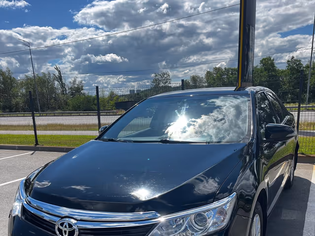 Toyota Camry - фото 2