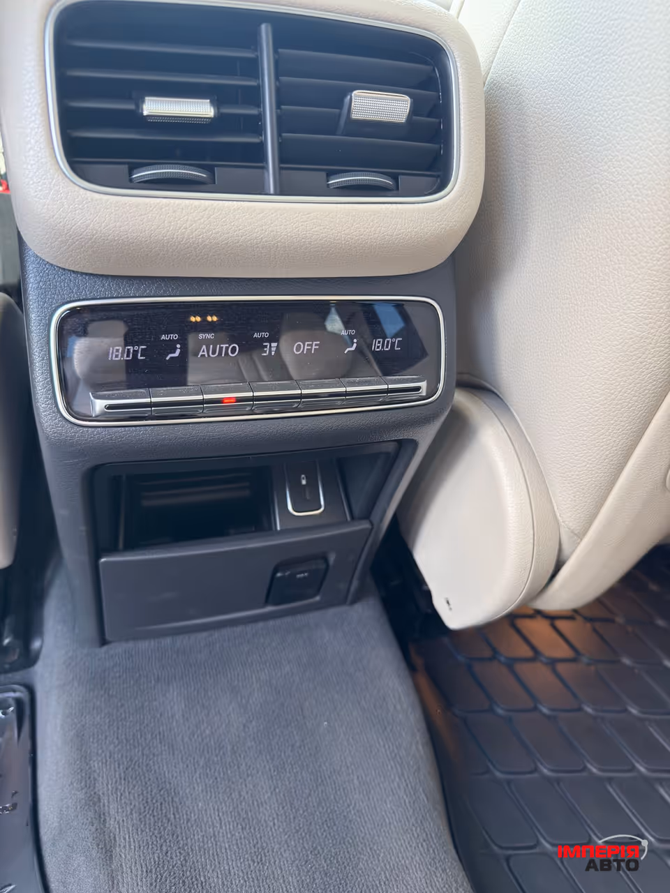 Mercedes-Benz GLS - фото 14