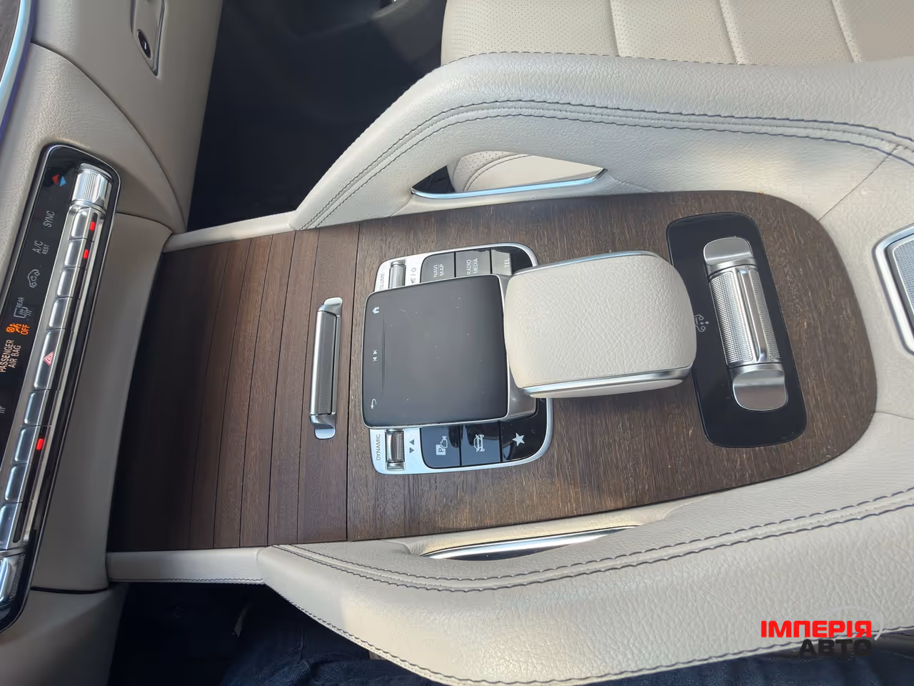 Mercedes-Benz GLS - фото 26