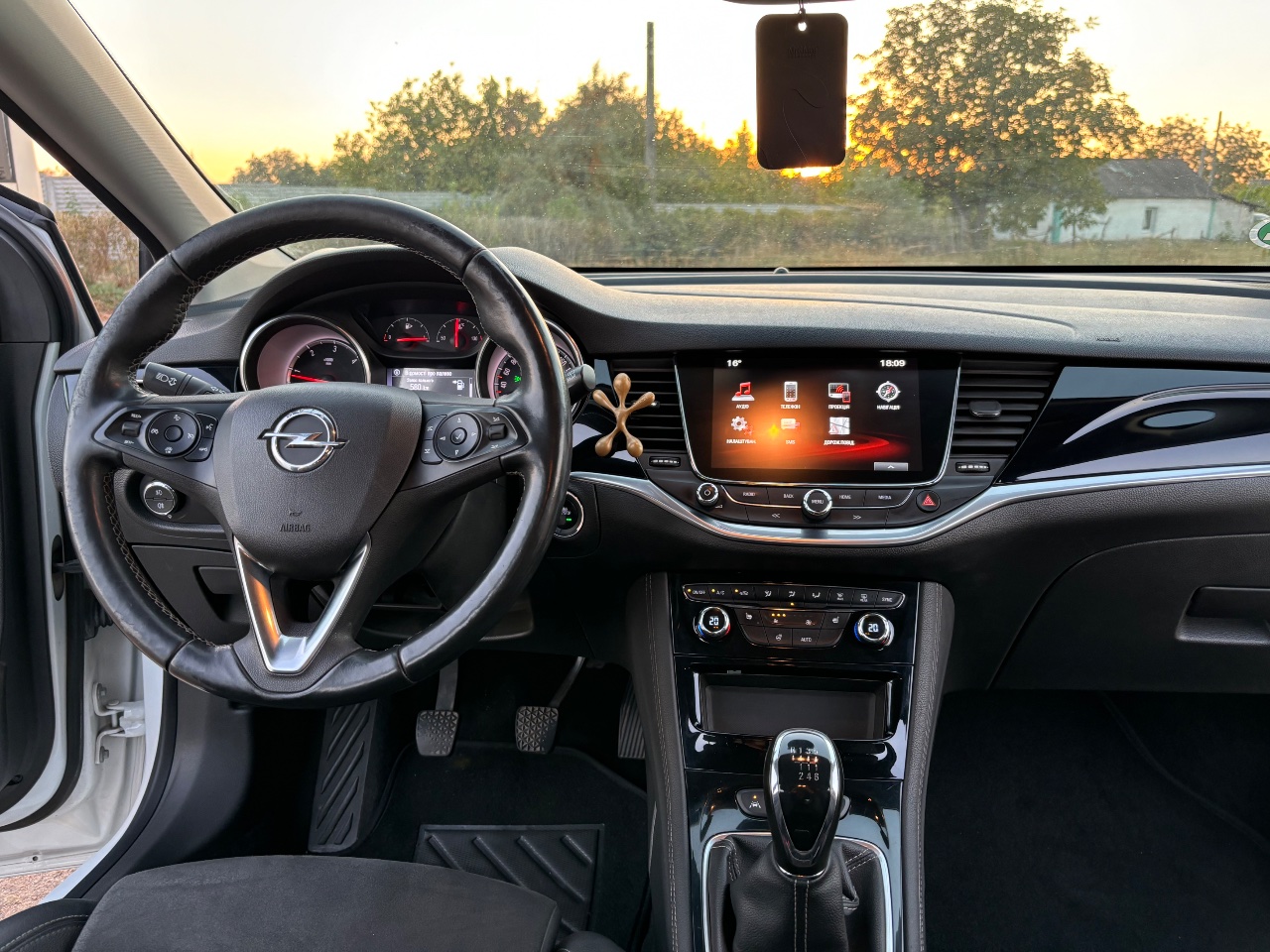 Opel Astra - фото 16