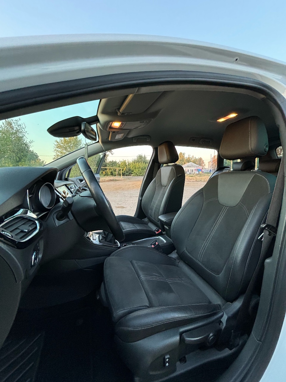 Opel Astra - фото 11