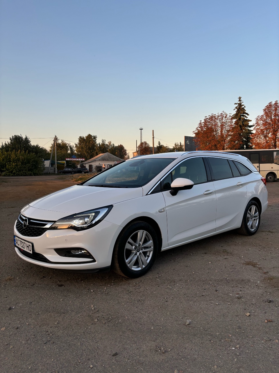 Opel Astra - фото 1