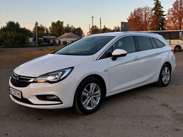 Opel Astra - фото 1