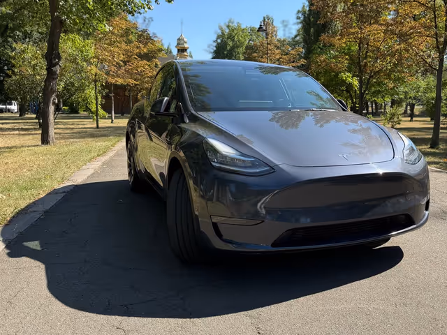 Tesla Model Y - зображення 5