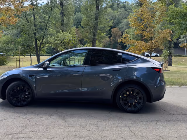 Tesla Model Y - зображення 5