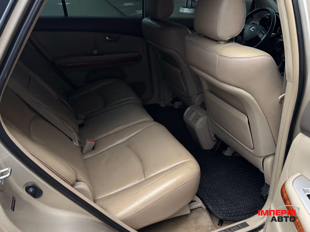 Lexus RX - фото 19