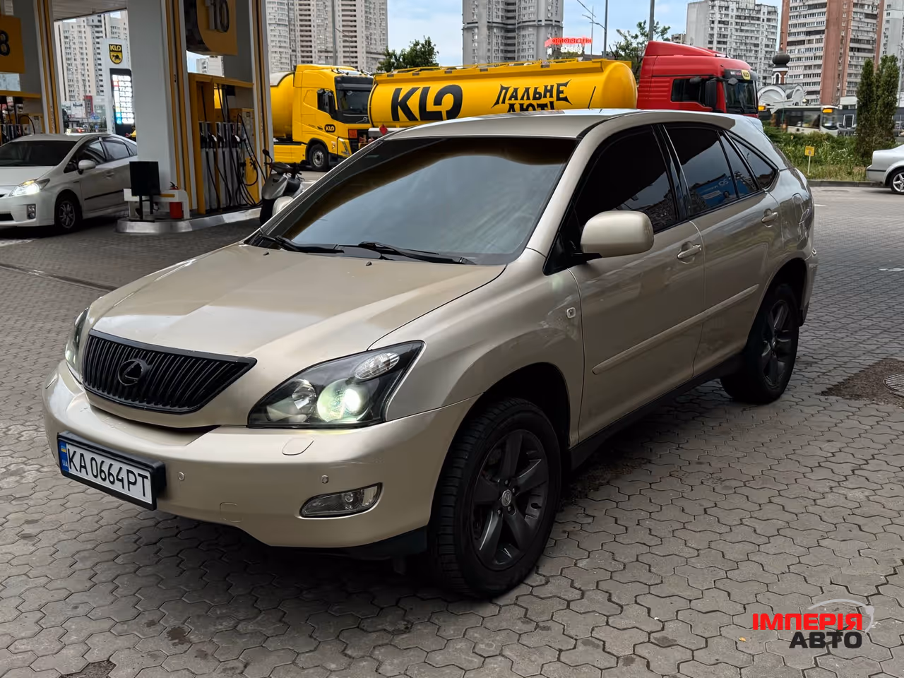 Lexus RX - фото 1