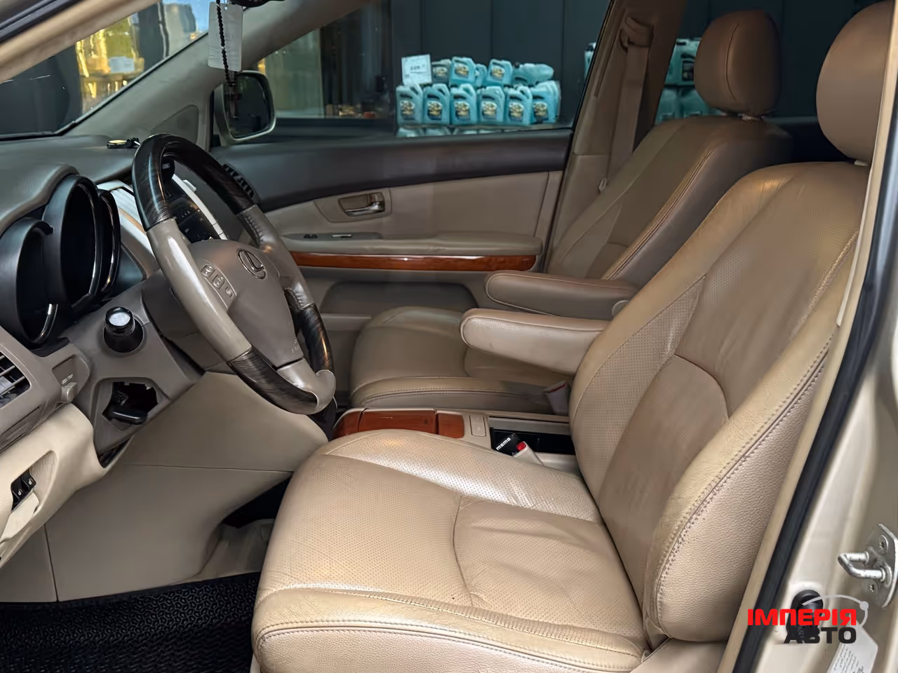 Lexus RX - фото 16