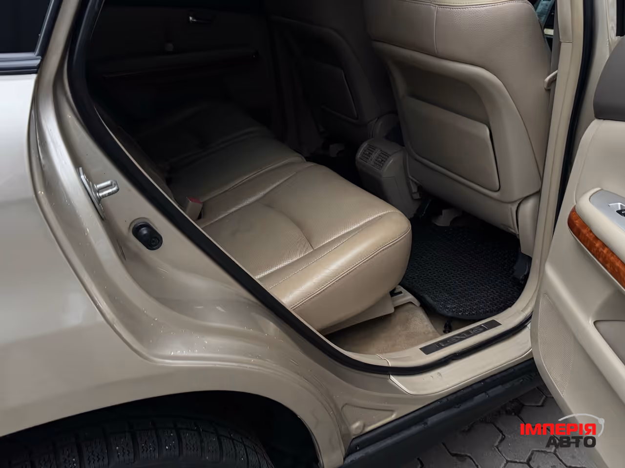 Lexus RX - фото 18