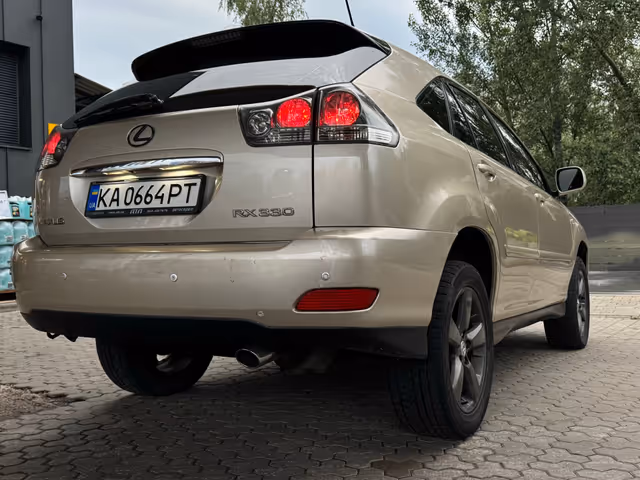 Lexus RX - фото 4