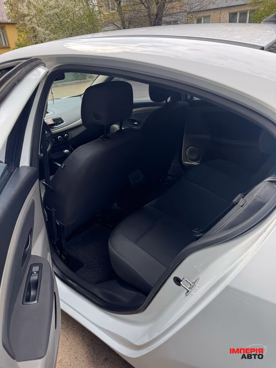 Renault Fluence - фото 4