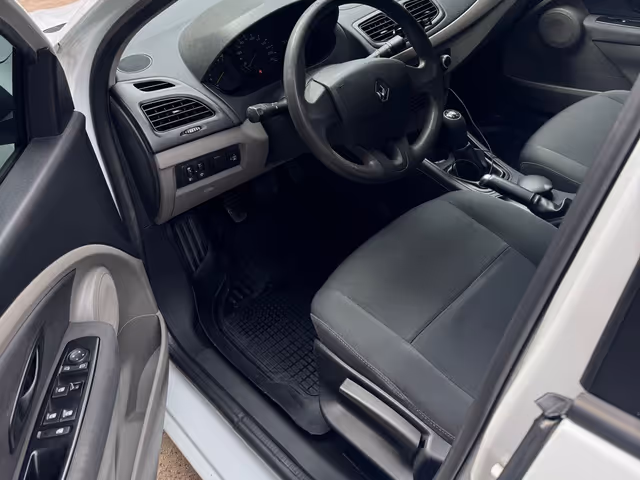 Renault Fluence - фото 3