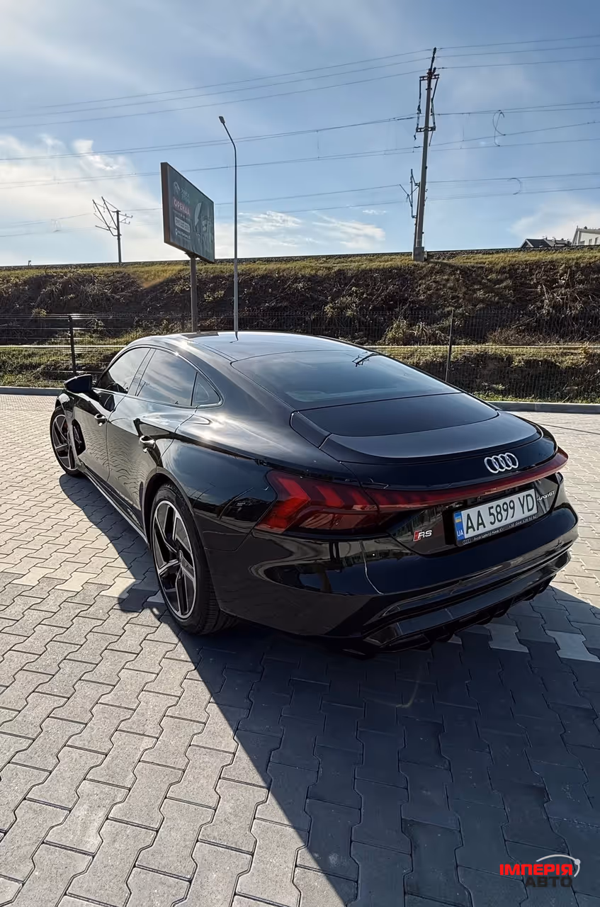 Audi RS e-tron GT - фото 5