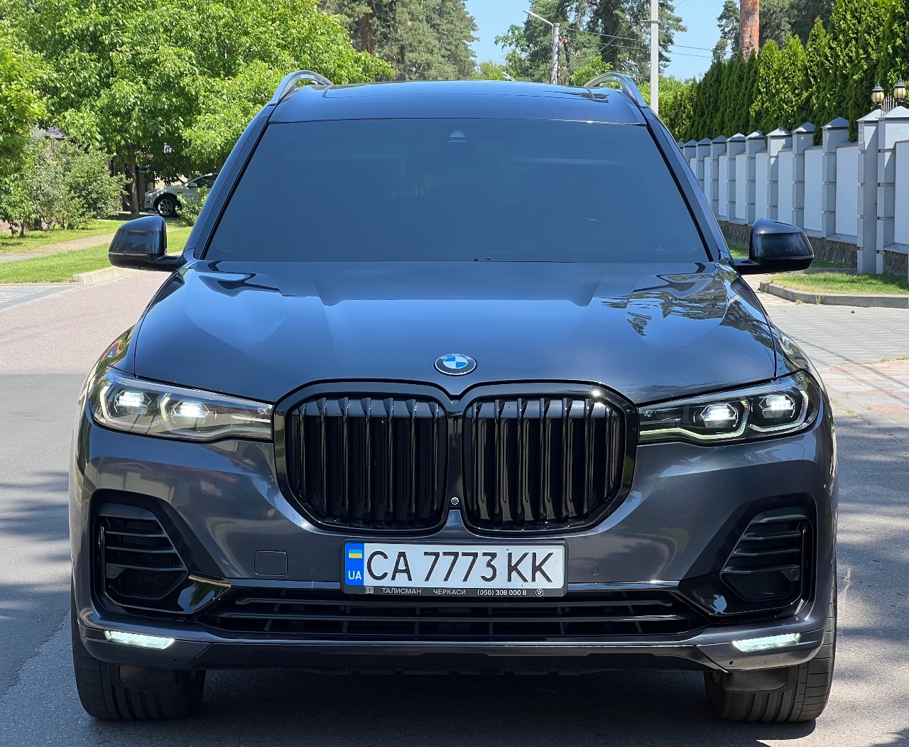 BMW X7 - фото 1