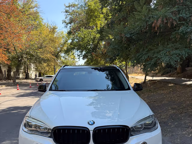 BMW X5 - фото 2