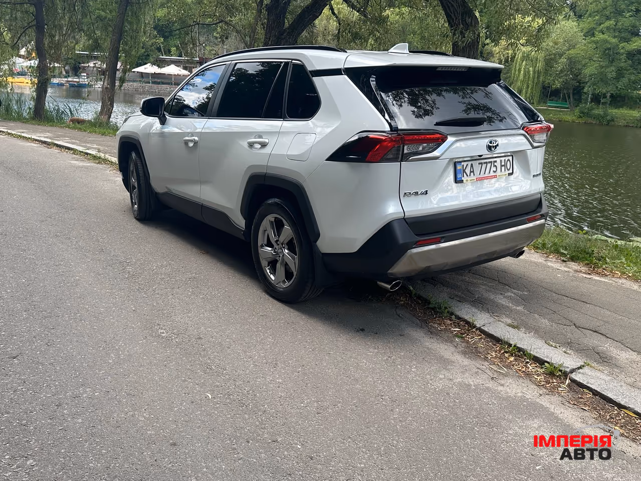 Toyota RAV4 - фото 16