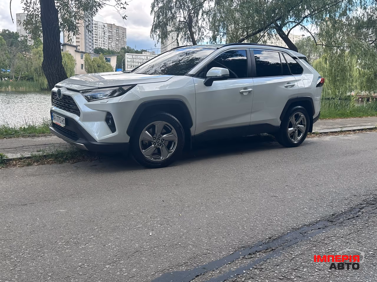 Toyota RAV4 - фото 9
