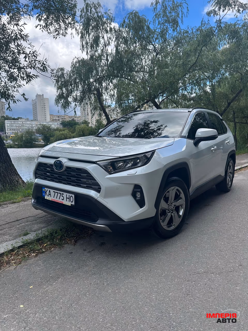 Toyota RAV4 - фото 4