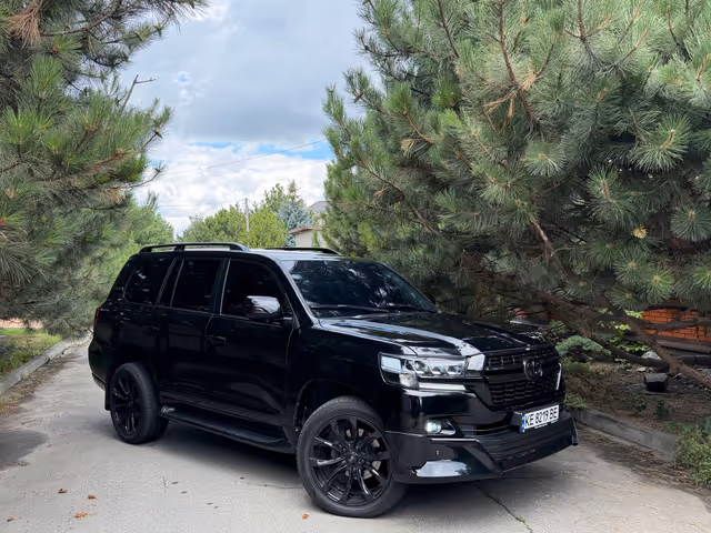 Toyota Land Cruiser - фото 1