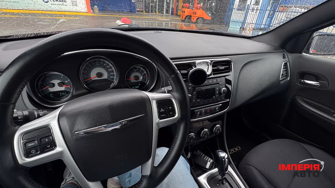 Chrysler 200 - фото 11