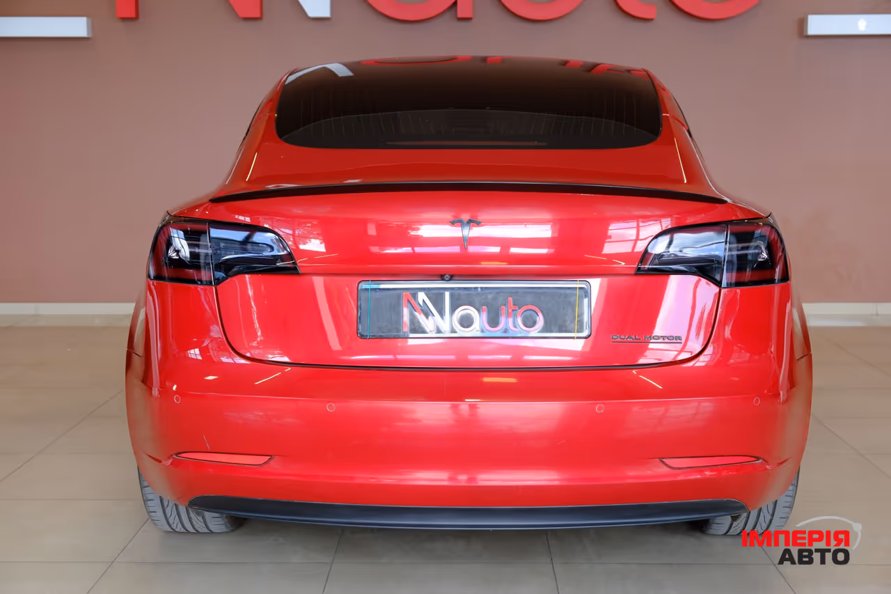 Tesla Model 3 - фото 6