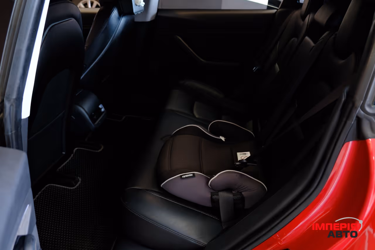 Tesla Model 3 - фото 8