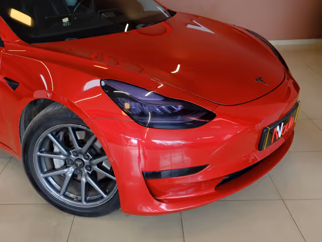Tesla Model 3 - фото 3