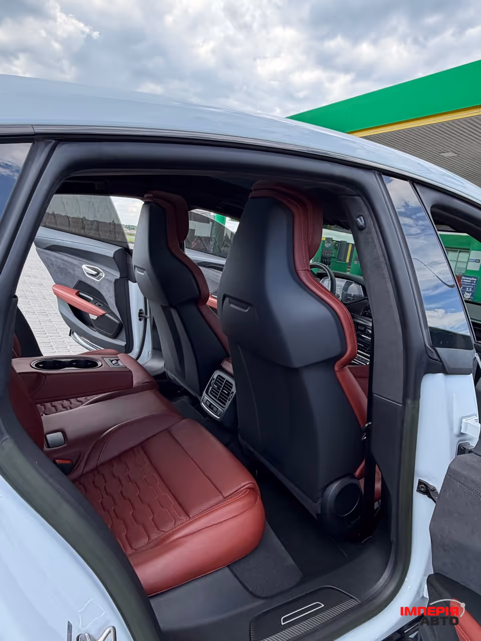 Audi RS e-tron GT - фото 12