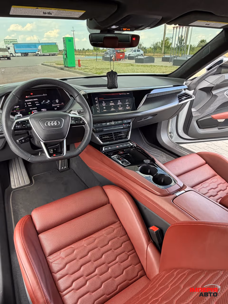 Audi RS e-tron GT - фото 8