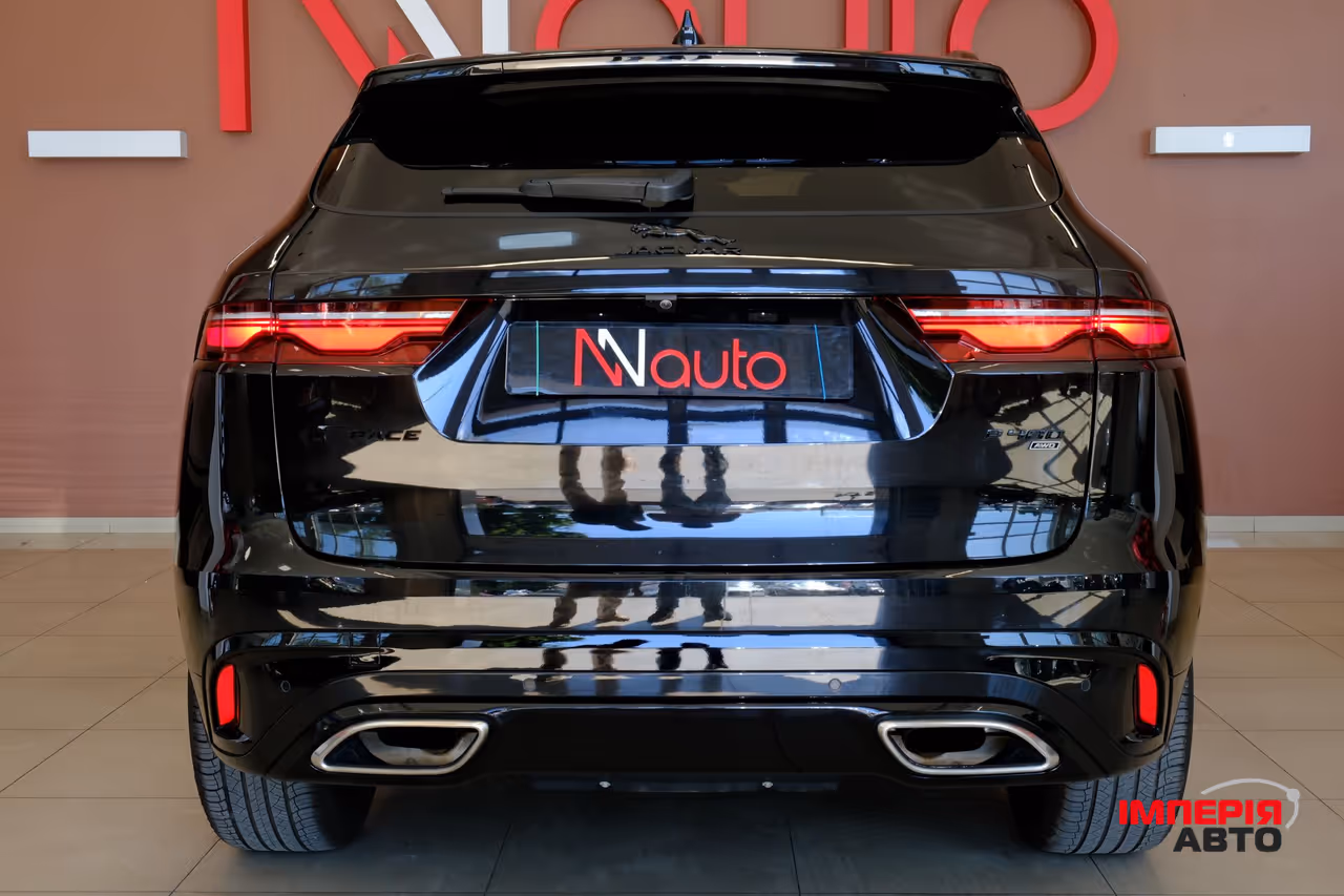 Jaguar F-Pace - фото 6