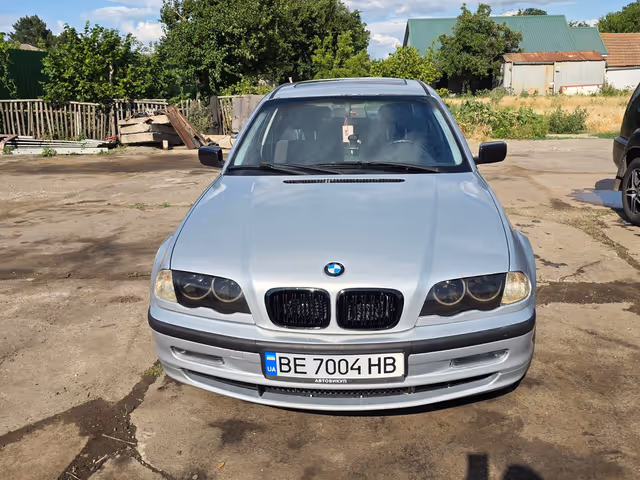 BMW 3 серії - фото 1