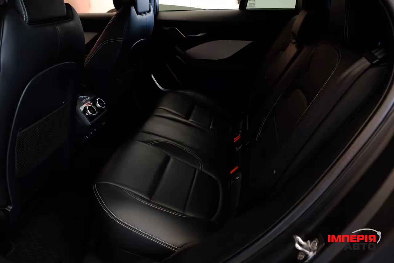 Jaguar I-Pace - фото 8