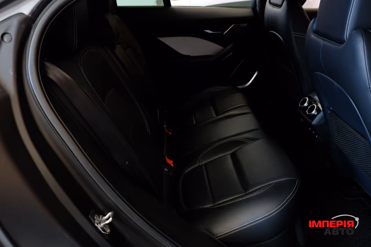 Jaguar I-Pace - фото 9