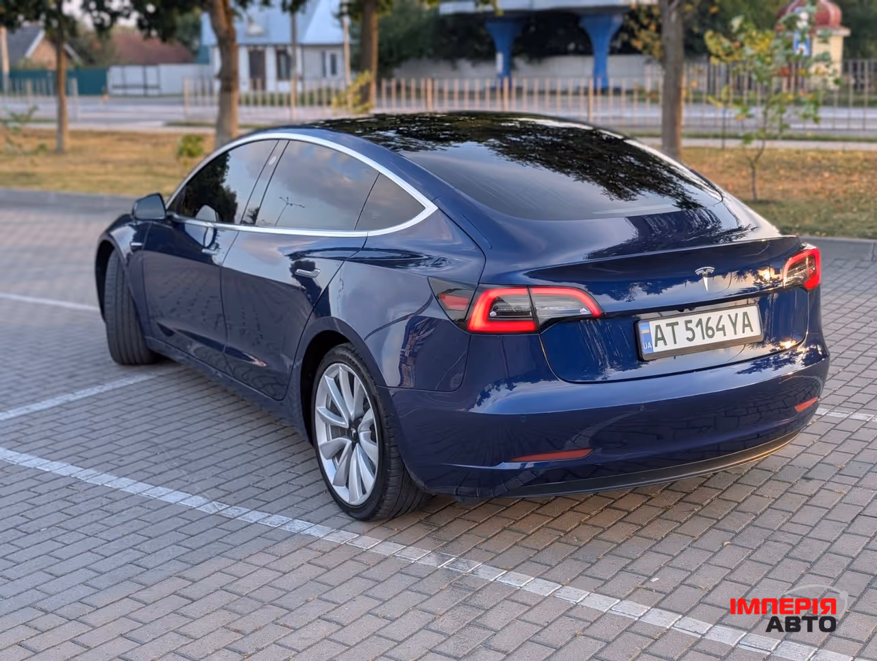 Tesla Model 3 - фото 2
