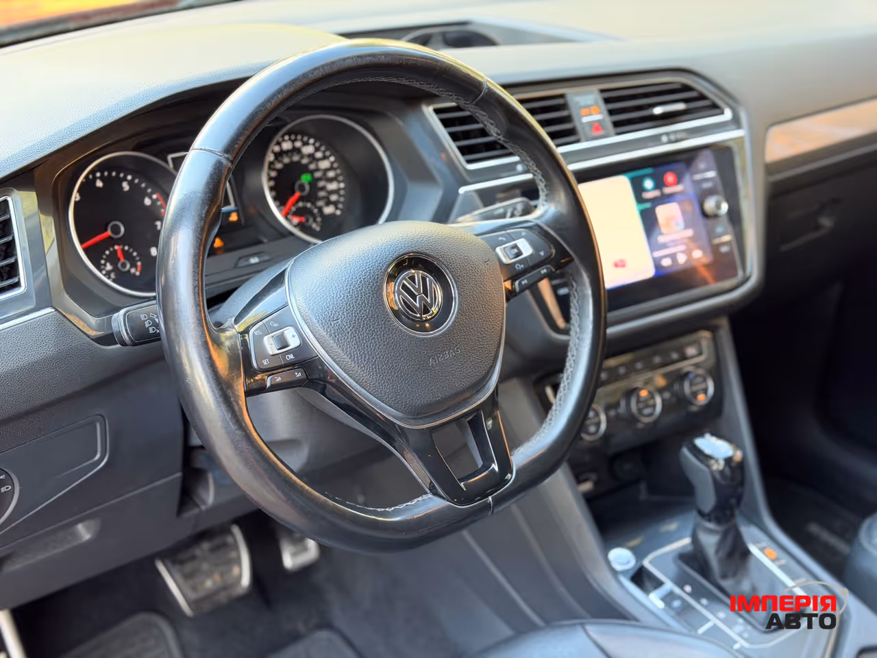 Volkswagen Tiguan - фото 9