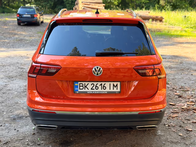 Volkswagen Tiguan - фото 4