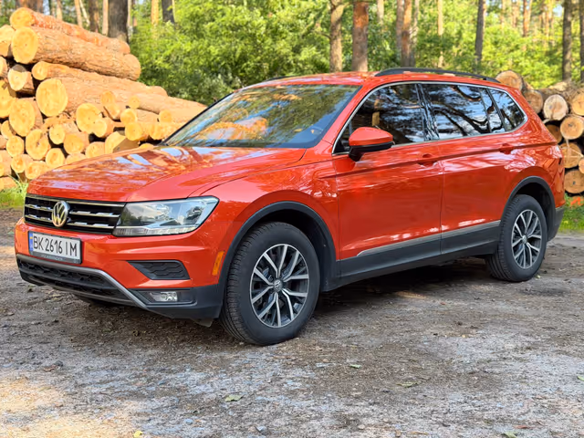 Volkswagen Tiguan - фото 1