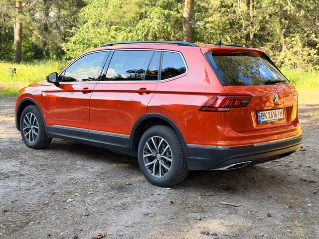 Volkswagen Tiguan - фото 3