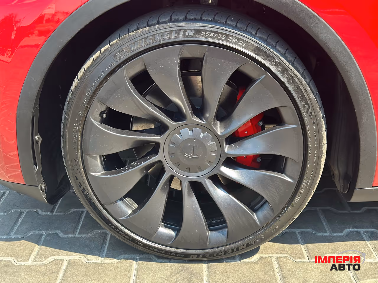 Tesla Model Y - фото 19