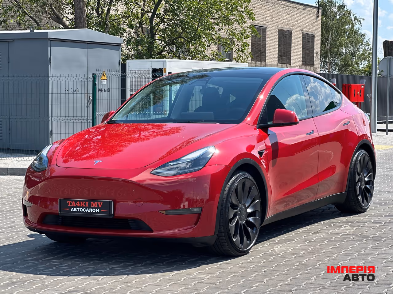 Tesla Model Y - фото 1