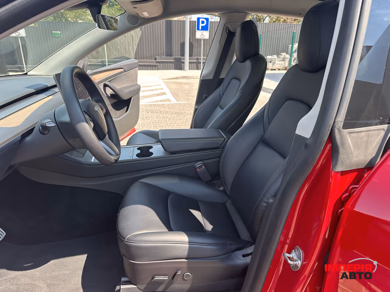 Tesla Model Y - фото 8