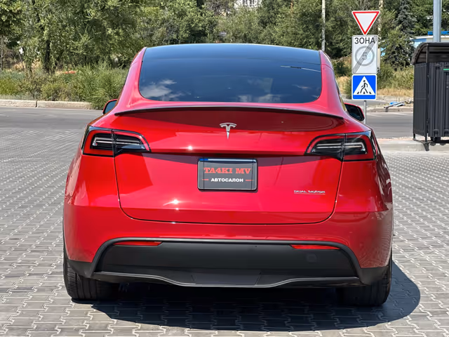 Tesla Model Y - фото 3