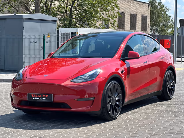 Tesla Model Y - фото 1