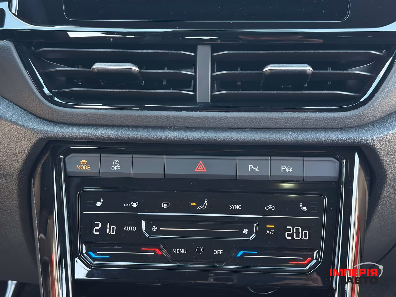 Volkswagen T-Roc - фото 33