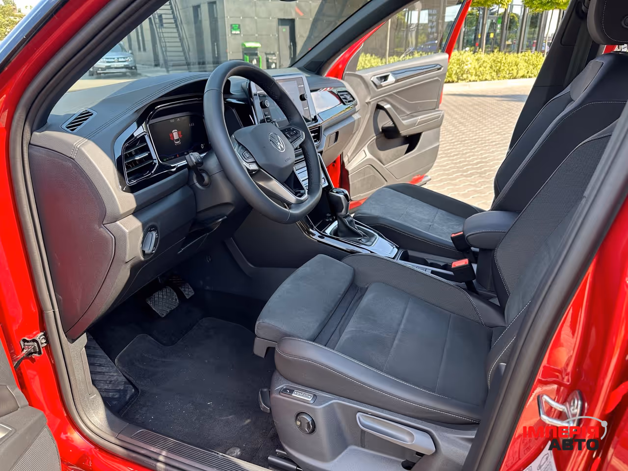 Volkswagen T-Roc - фото 10
