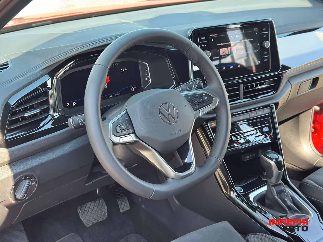 Volkswagen T-Roc - фото 9